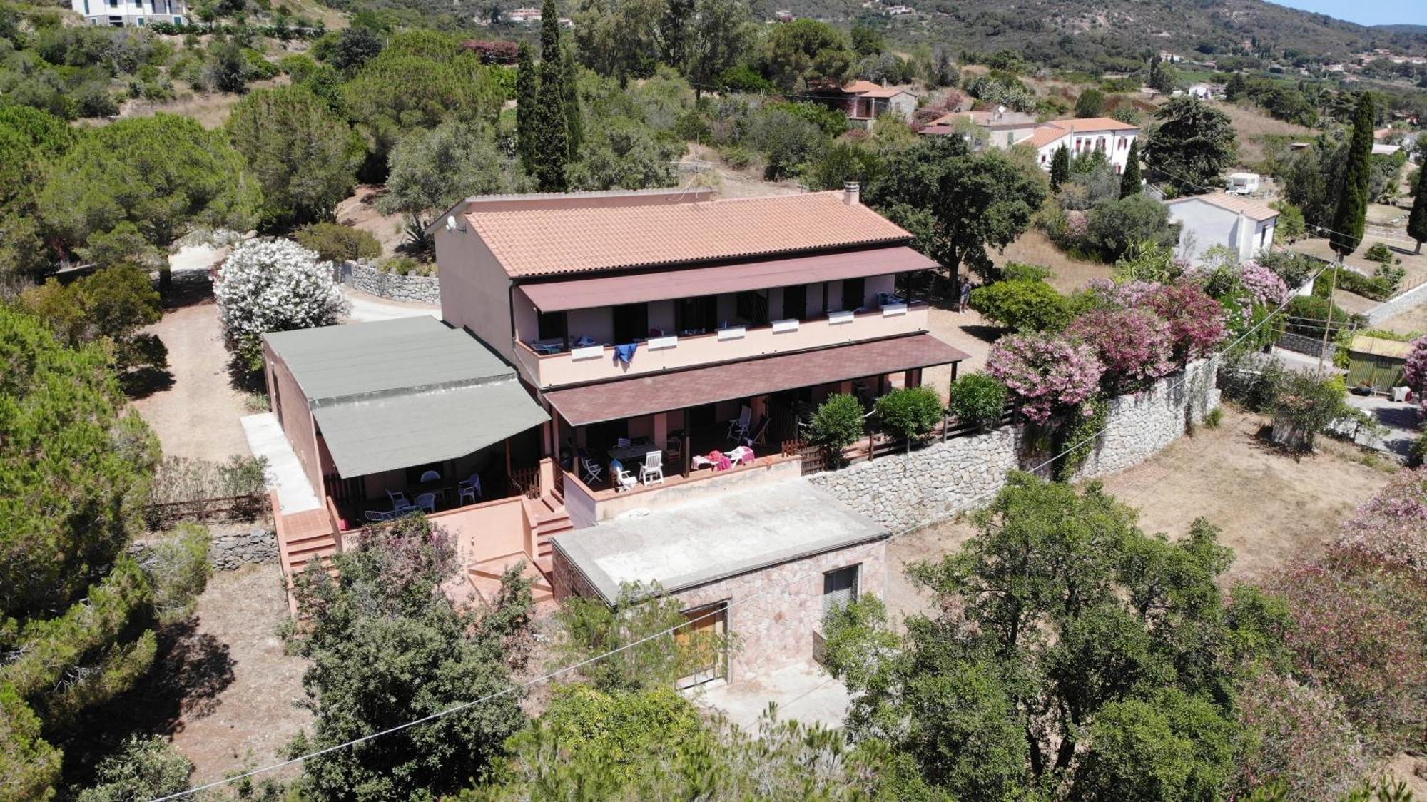 Casa Rosada - Piscina, Aria Condizionata, Terrazze E Posti Auto Marina di Campo