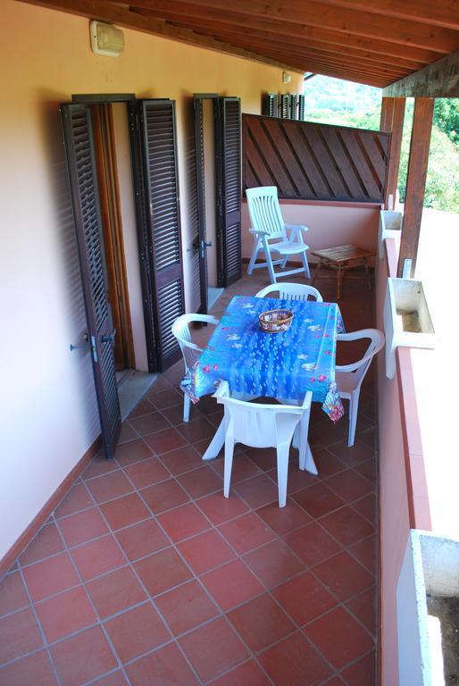 Apartment Casa Rosada - Piscina, Aria Condizionata, Terrazze E Posti Auto Marina di Campo