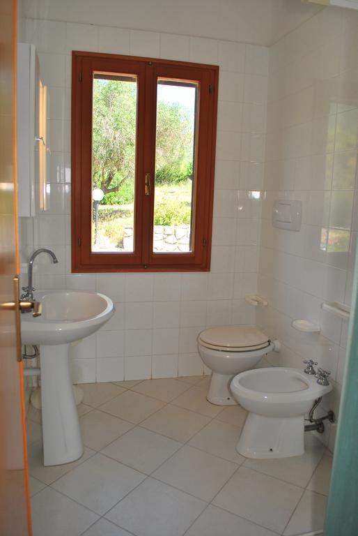 Casa Rosada - Piscina, Aria Condizionata, Terrazze E Posti Auto * Marina di Campo