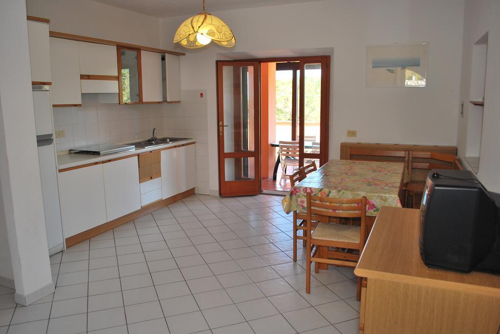 Apartment Casa Rosada - Piscina, Aria Condizionata, Terrazze E Posti Auto Marina di Campo